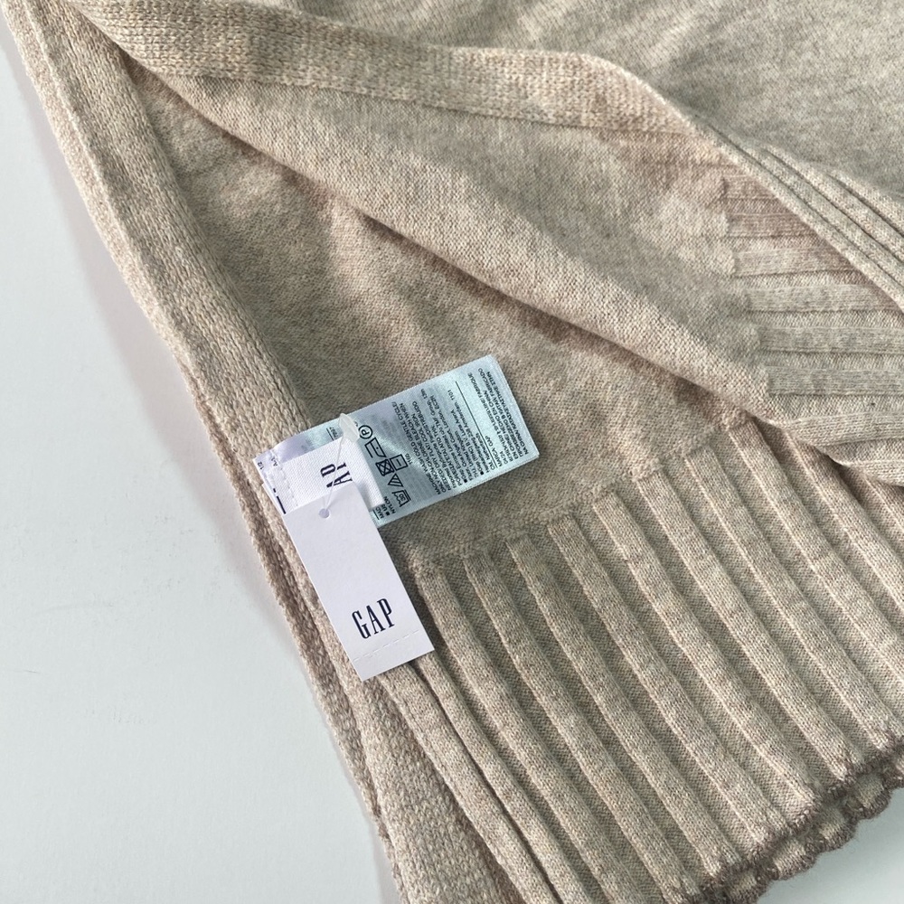 GAP Scarf  one Size, Color: Beige. - Picture 10 of 14